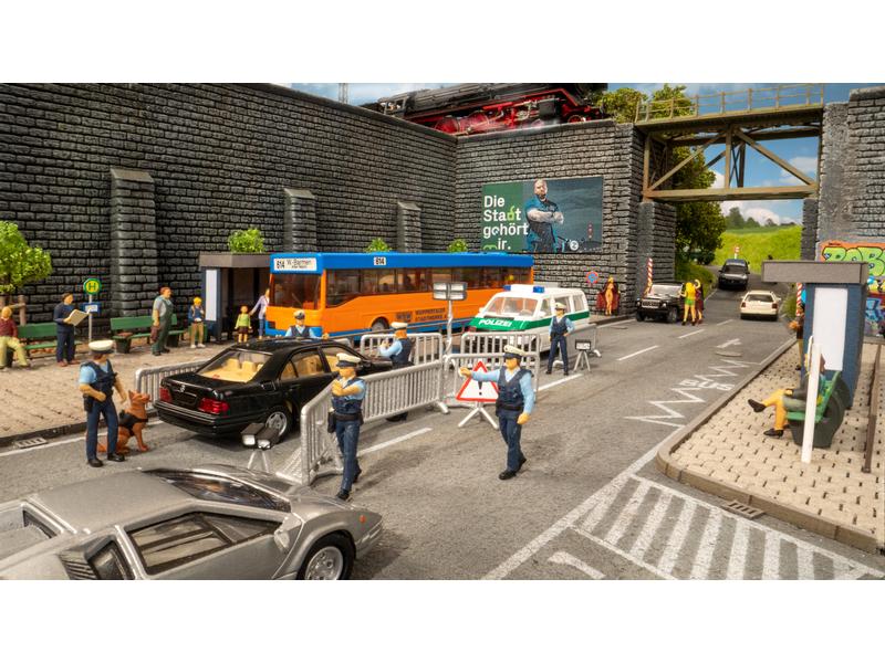 NOCH Figuren-Themenwelt Polizeieinsatz H0 Figuren für H0 Modellbahn Anlagen und andere Diorama im Massstab 1:87