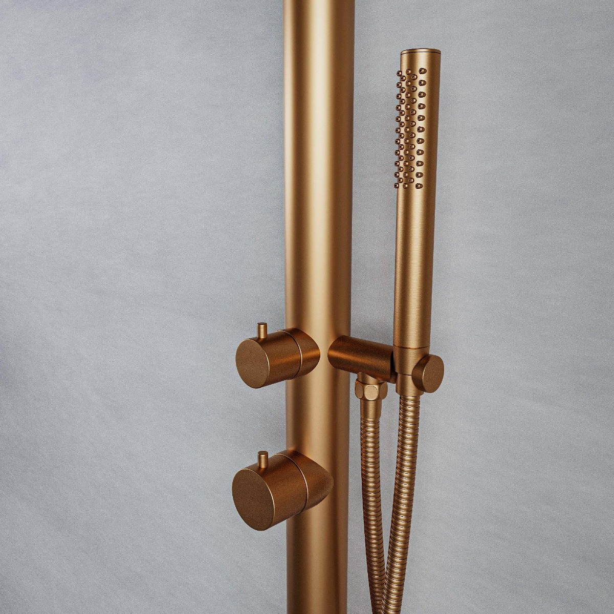 FortiFura Outdoor Original buitendouche met handdouche geborsteld koper