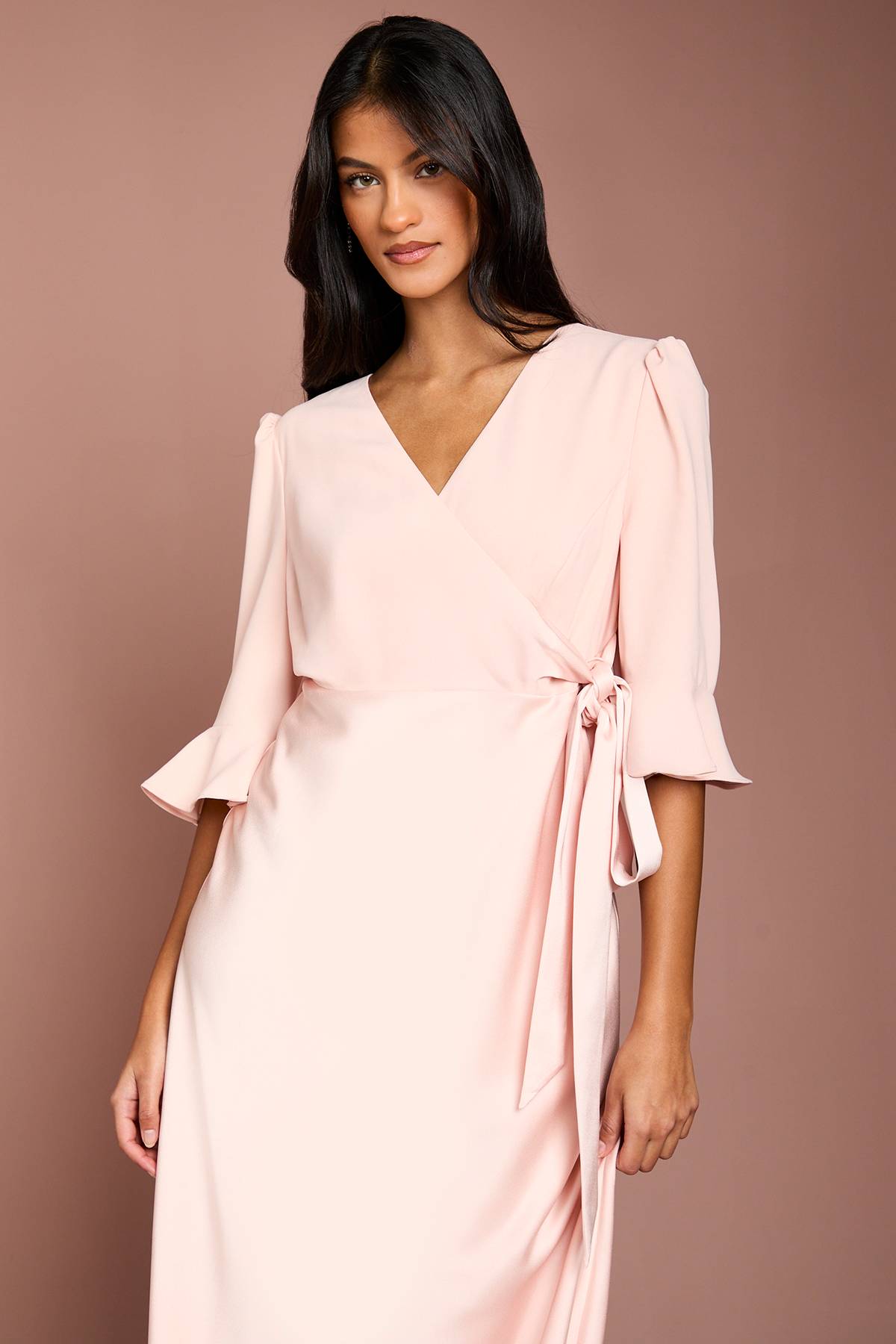 Coast Robe Portefeuille Petite Taille En Crêpe Dos Satiné Avec Manches À Volants