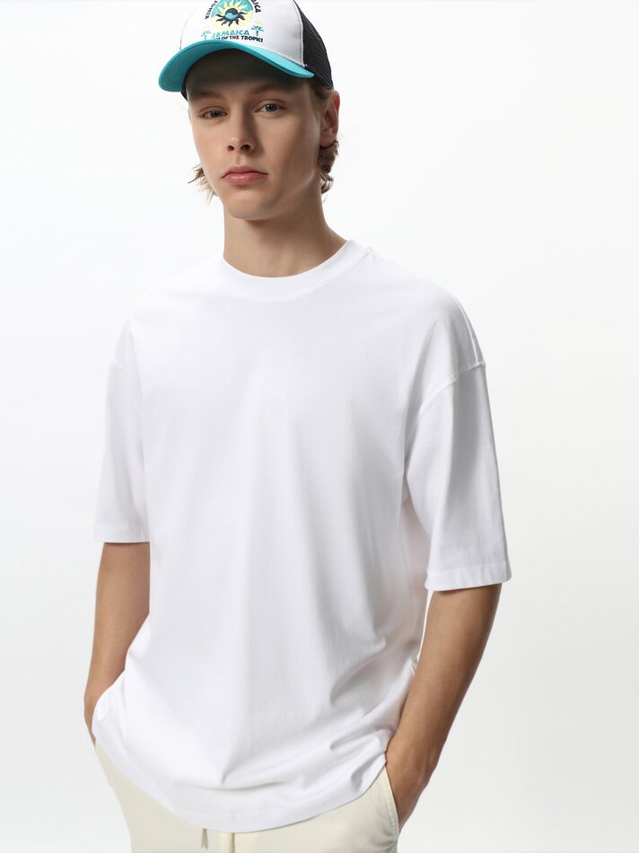 Camiseta básica oversized - Branca