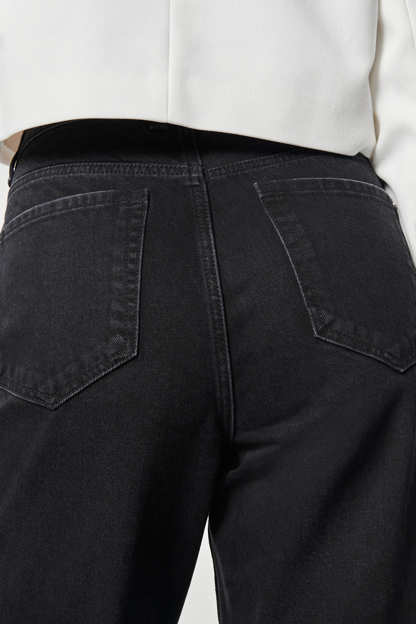 Calça jeans mom de cintura alta