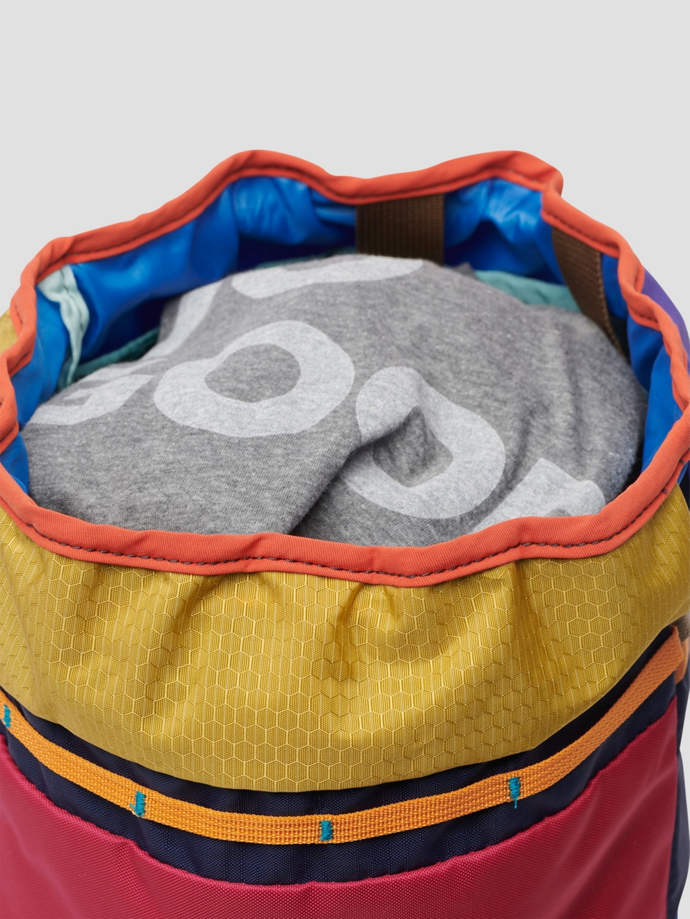 Cotopaxi Tago Drawstring Bag del dia