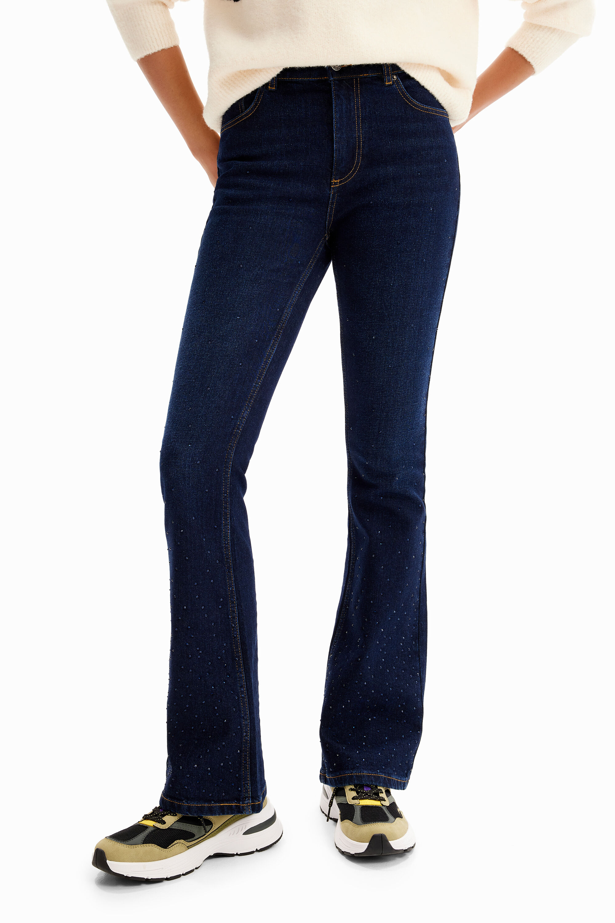 Jean flare clous
