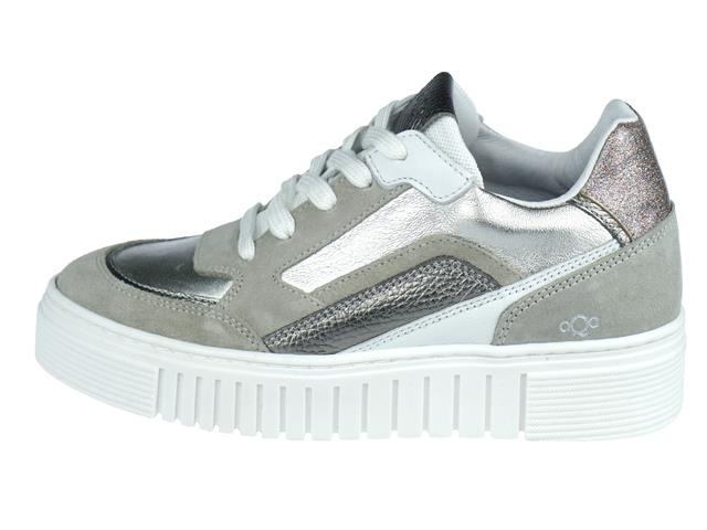 AQA Sneaker
