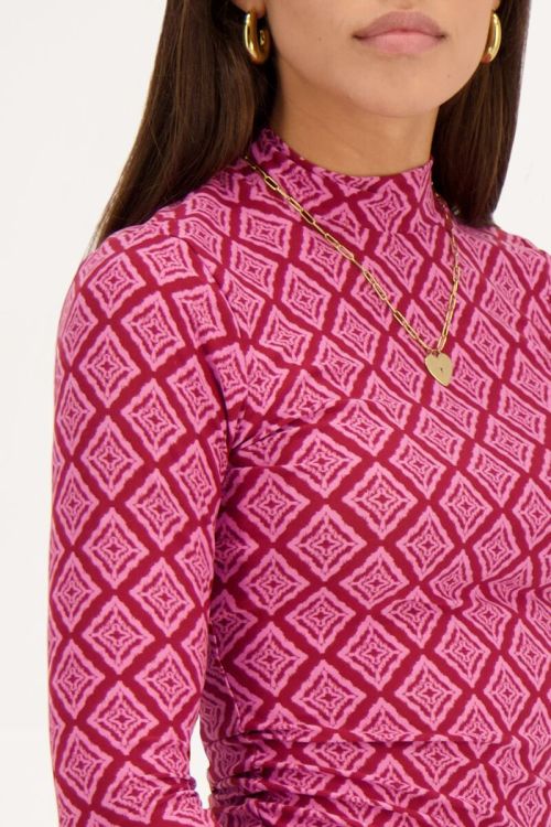 Roze top met col en ikat print