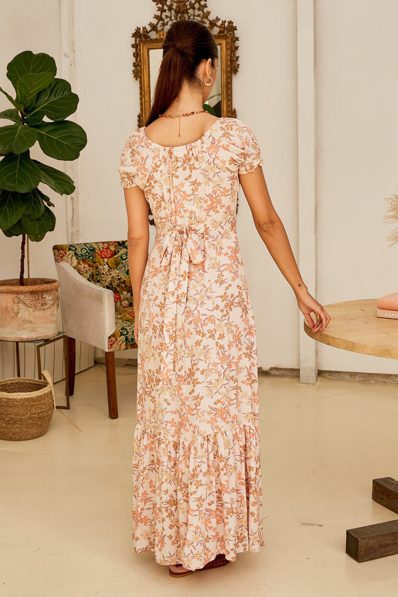 Vestido floral em salmão - Coral