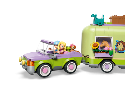 LEGO Trailer met paard en veulen (42695)