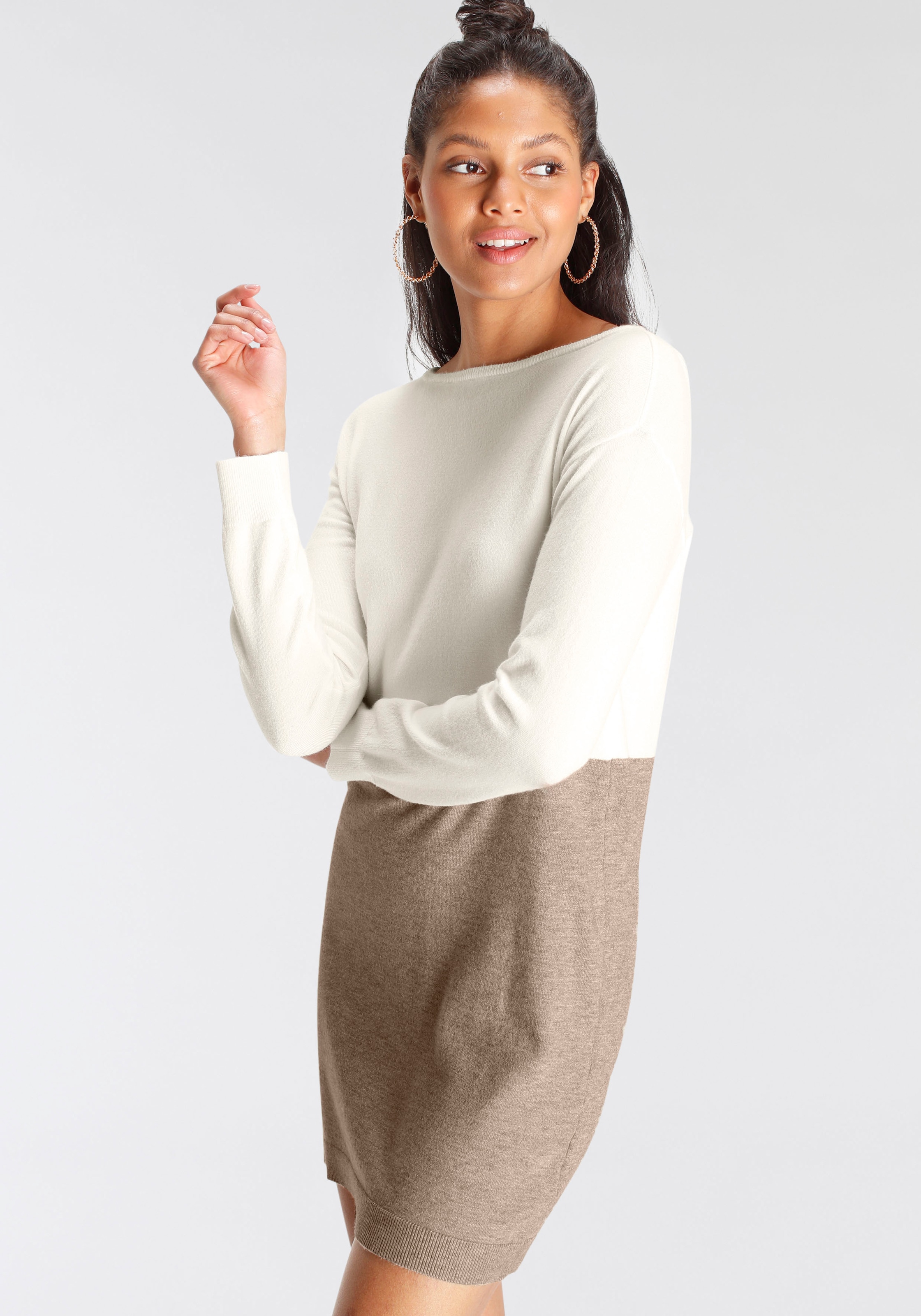 AJC Strickkleid mit Rundhalsausschnitt und trendigem Colourblock Design