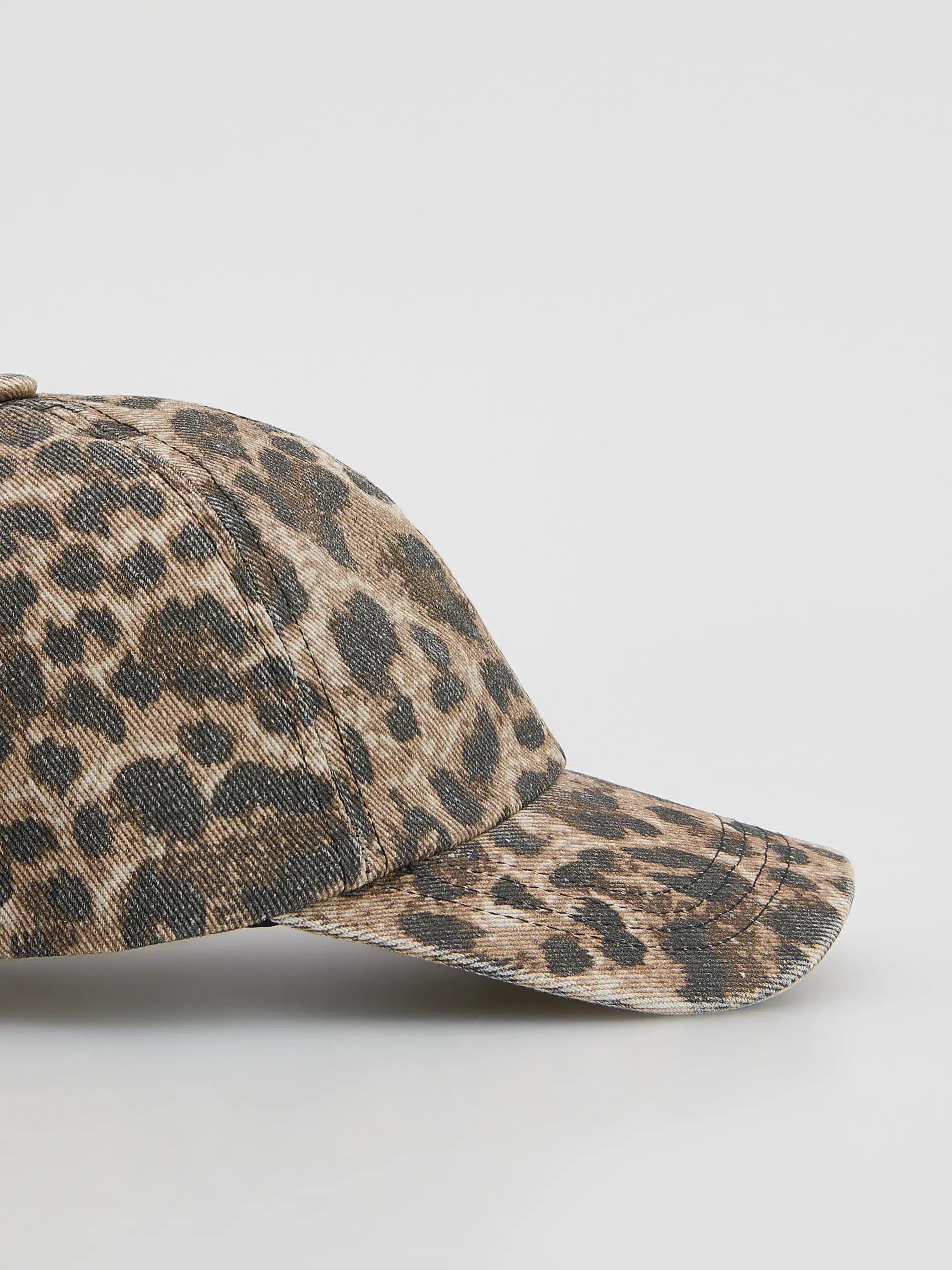 Beanie mit Leopardenmuster