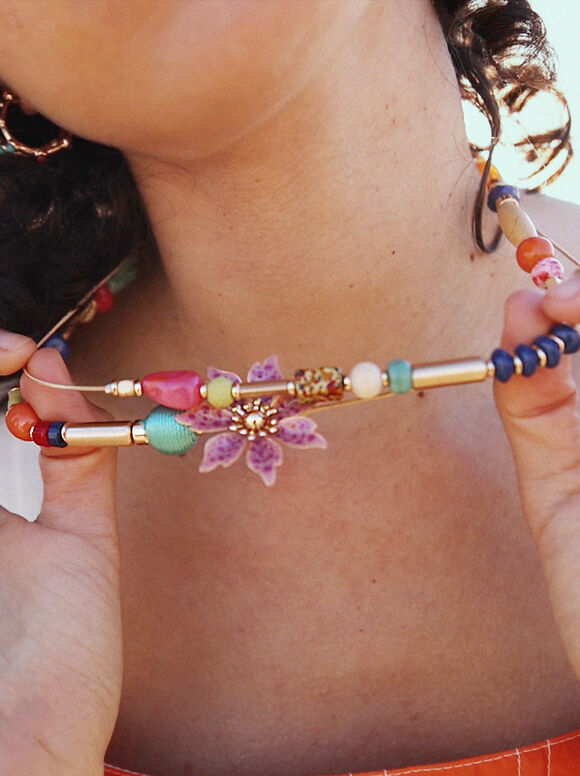 Colar de flores e resina - Multicolorido