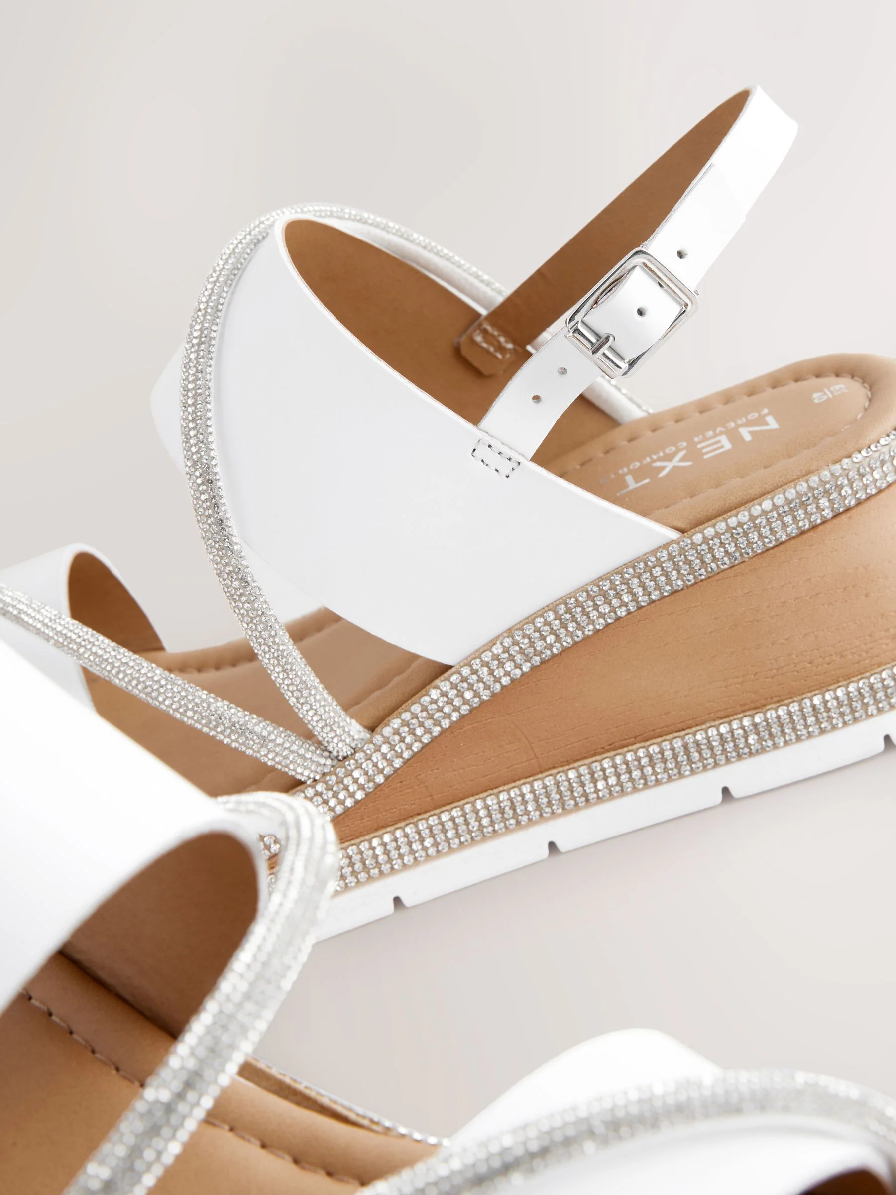 Wit - Leren sportsandalen met bling detail en slingback sleehakken