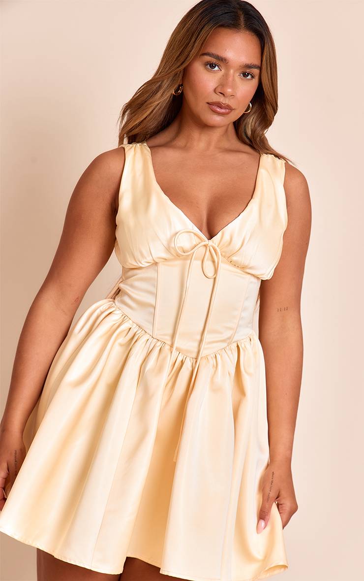 Citron Robe Patineuse Mini En Satin À Décolleté Plongeant Et Taille Cintrée Shape