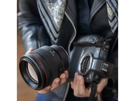 Canon RF - Telefoto objektiv - 85 mm - f/1.2 L USM - Canon RF - for EOS RF Mount