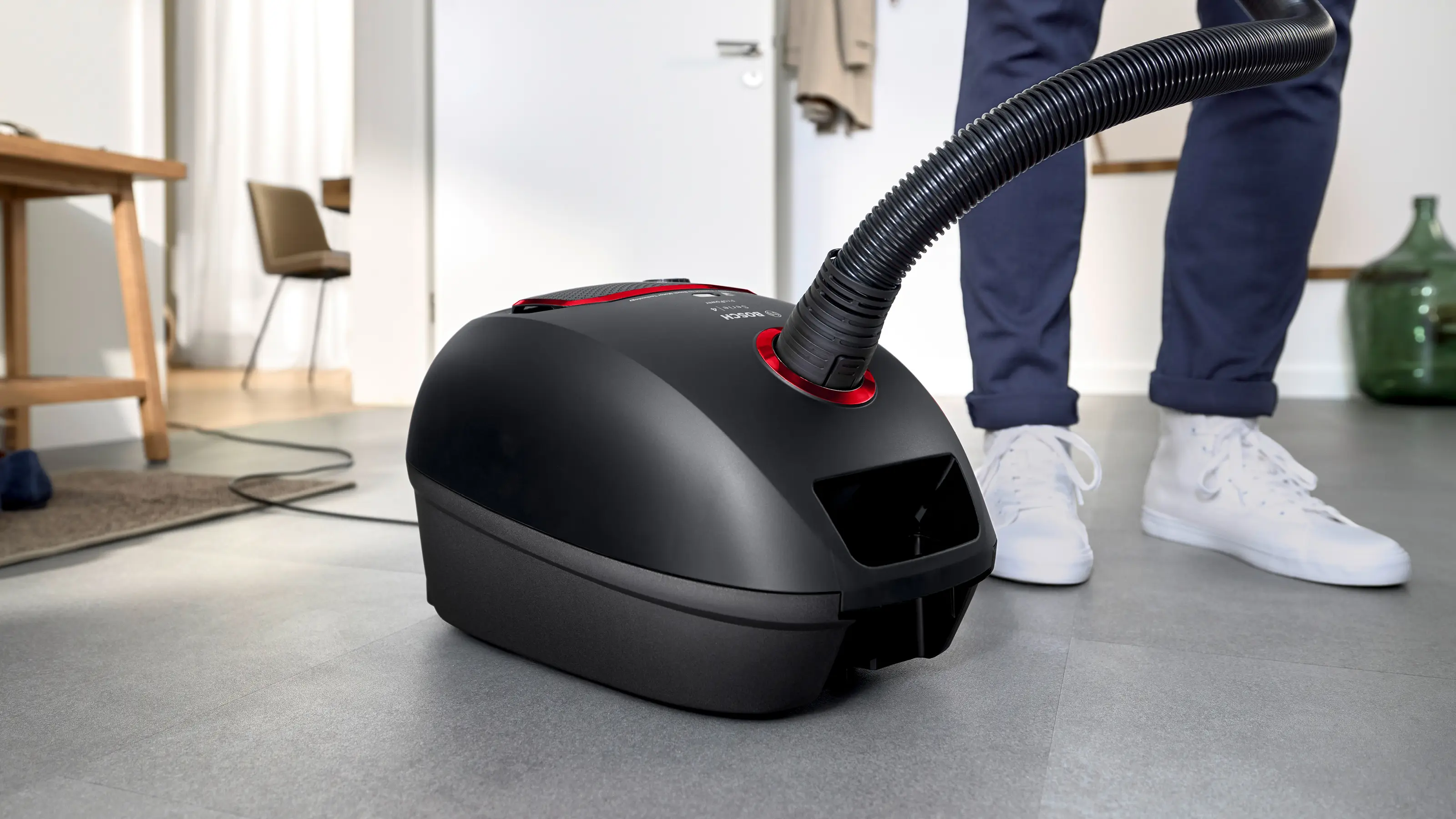 Serie 4 Stofzuiger met zak ProPower Zwart