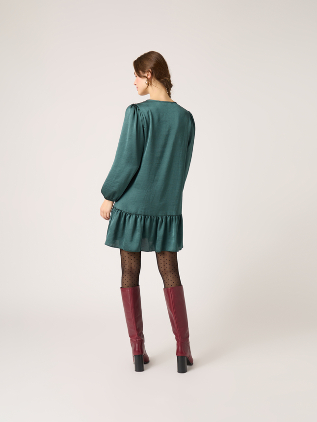 Robe courte nouée au col
