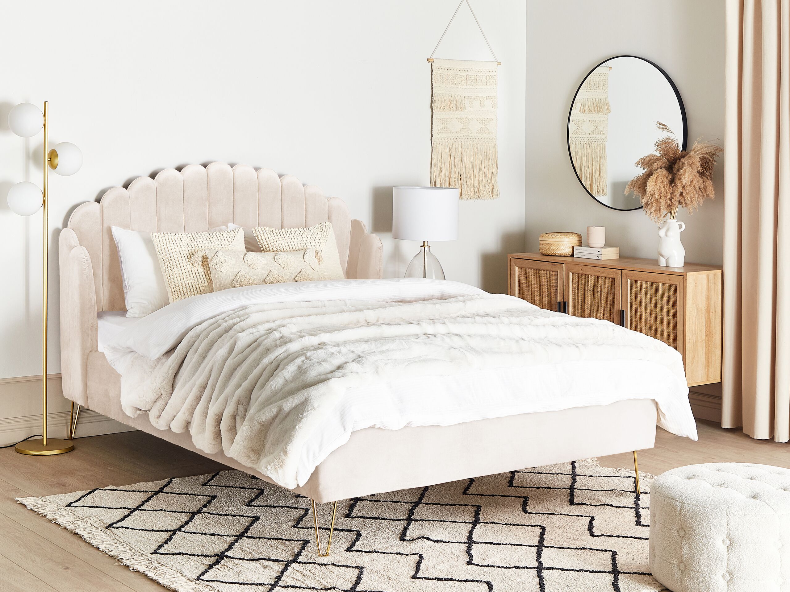 Beliani-AMBILLOU-Tweepersoonsbed-Lichtbeige-140 x 200 cm-Fluweel