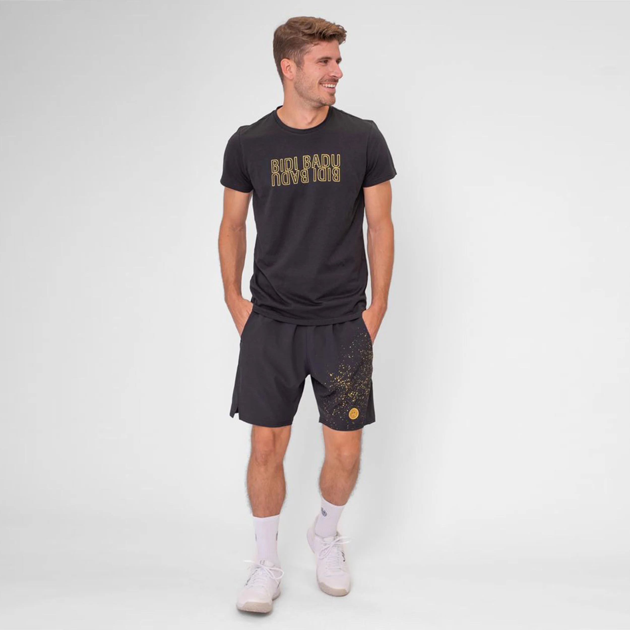 BIDI BADU Paris 2024 Chill T-shirt Hommes - Noir , Or
