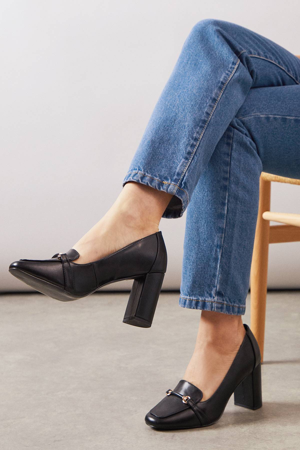 Wallis Mocassins à Talons Bloc Hauts en synthétiquecuir Coupe Large Lucky
