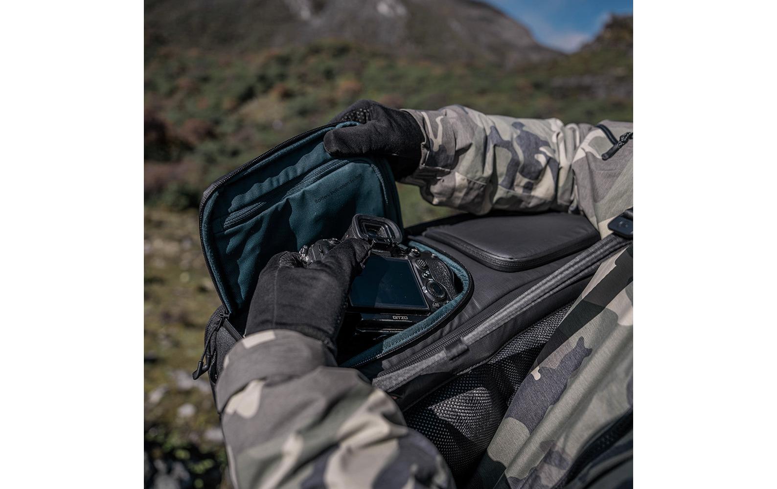 Fotorucksack OneMo 2 25L Grey Camo<br>All-in-One-Kameratasche und Umhängetasche für Profifotografen