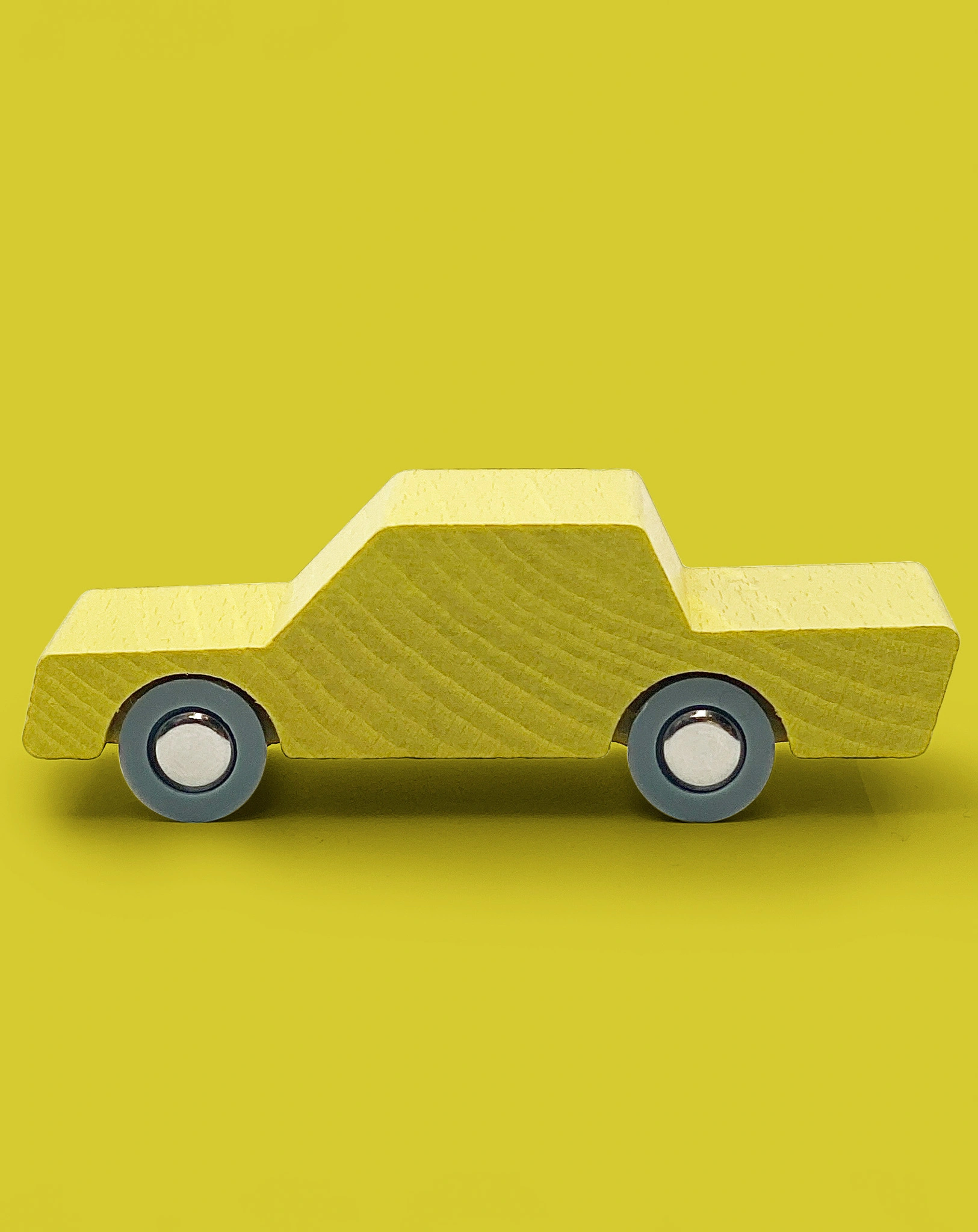 Spielzeugauto YELLOW aus Holz