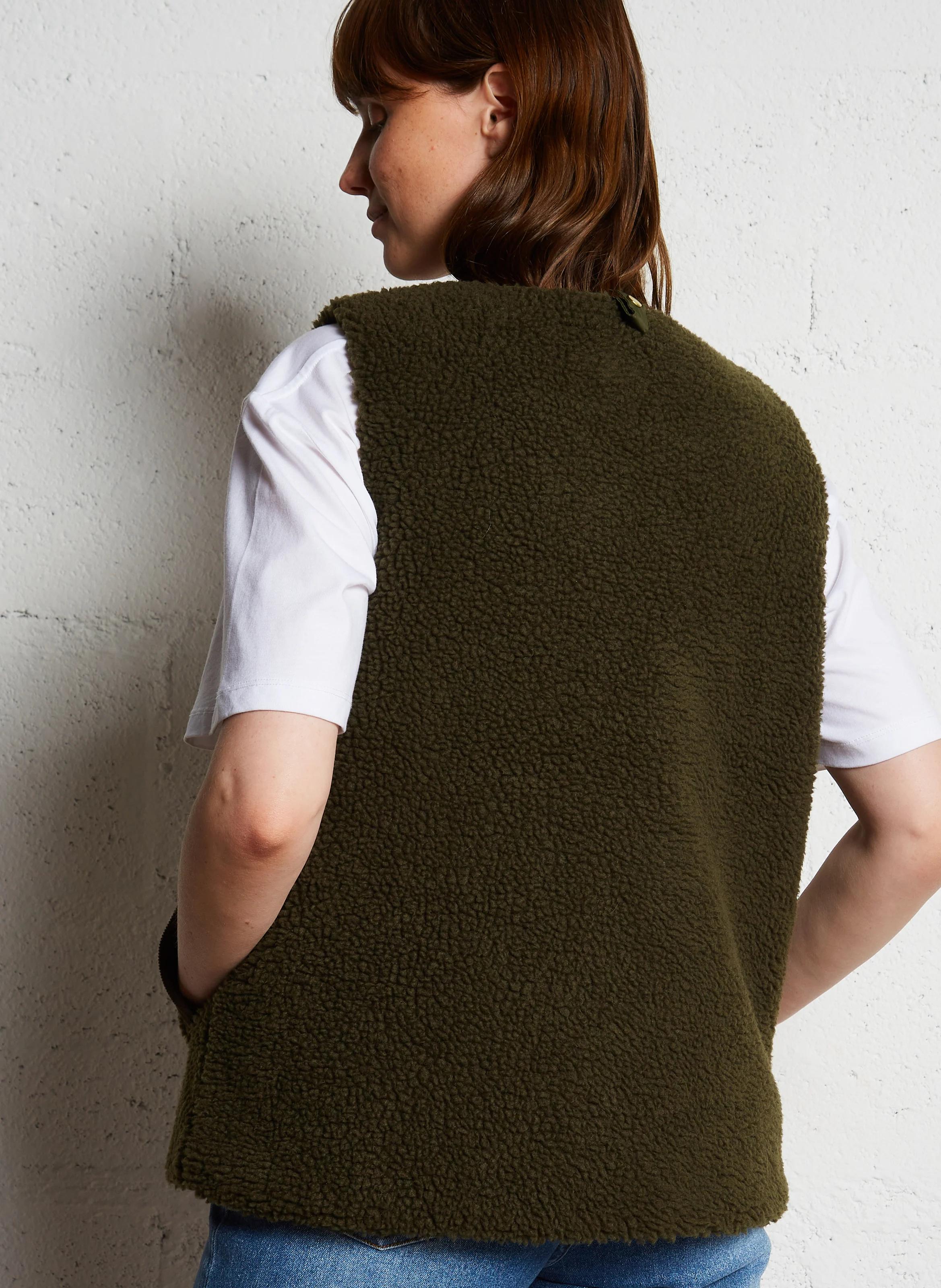 DULSIE - Gilet col rond en fourrure teddy | Kaki