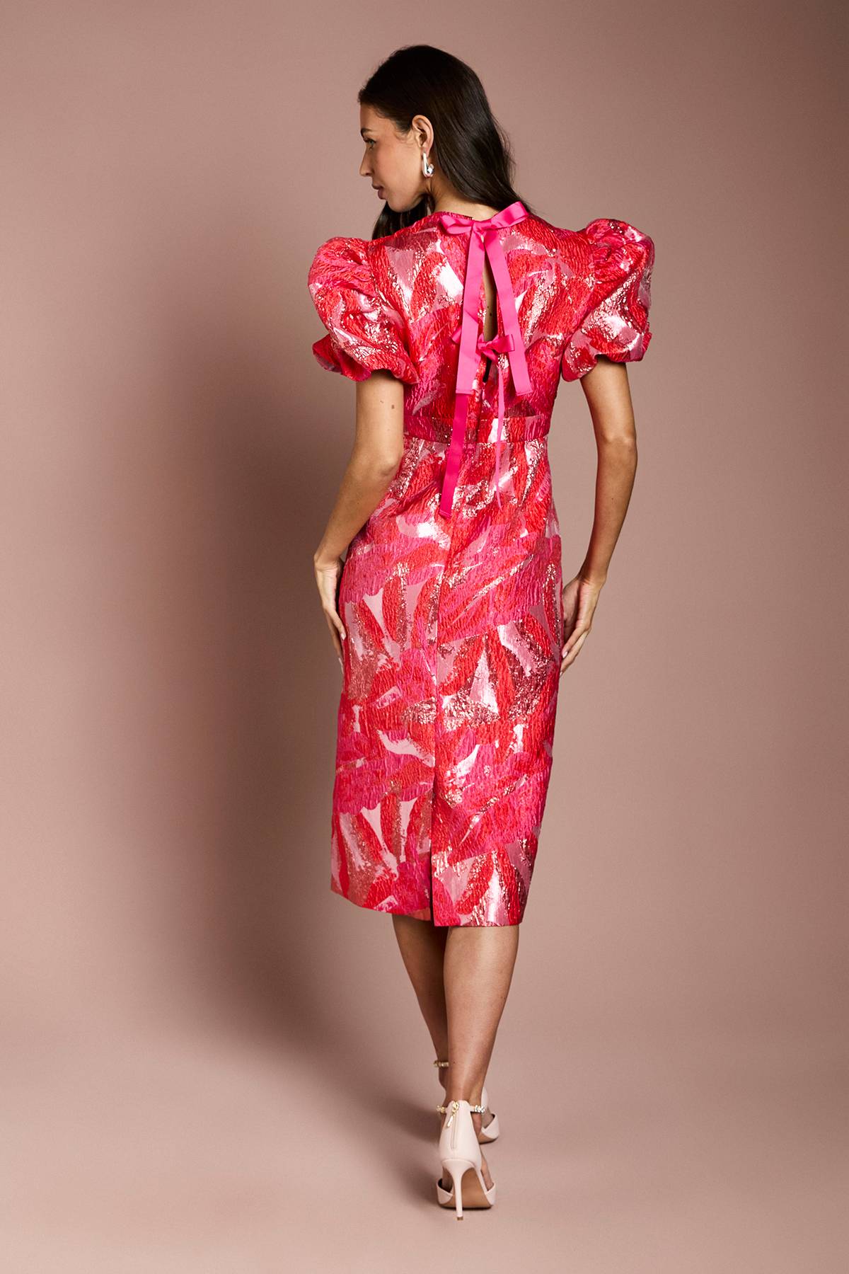 Coast Robe Crayon À Manches Bouffantes En Jacquard Métallisé