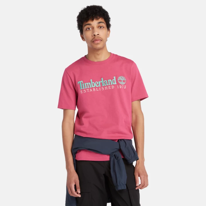 Camiseta masculina rosa da equipe Est. 1973, modelo Crew.