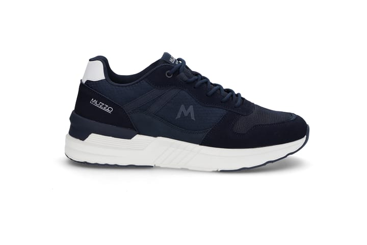 Sporty sneaker