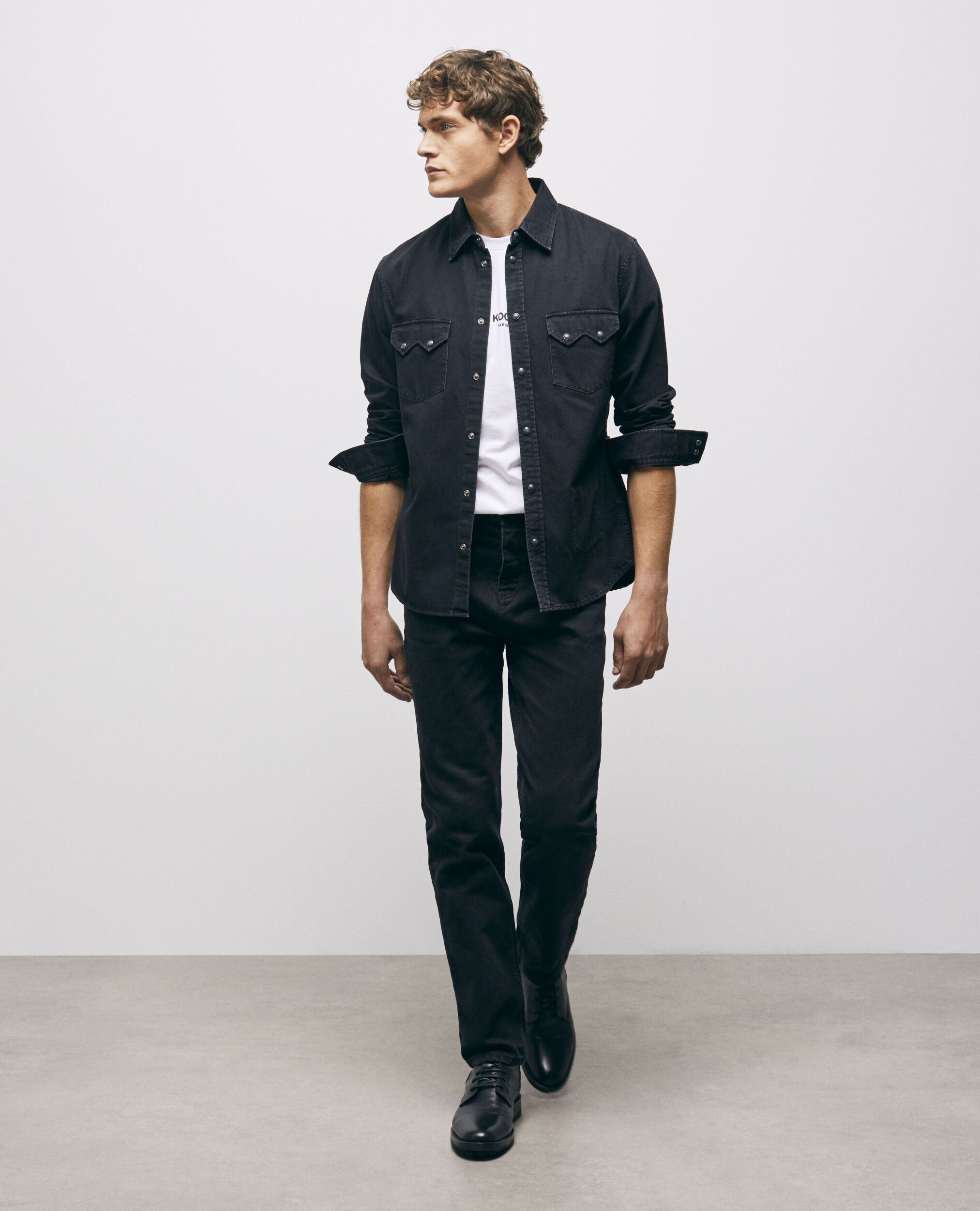Chemise col classique en jean noire
