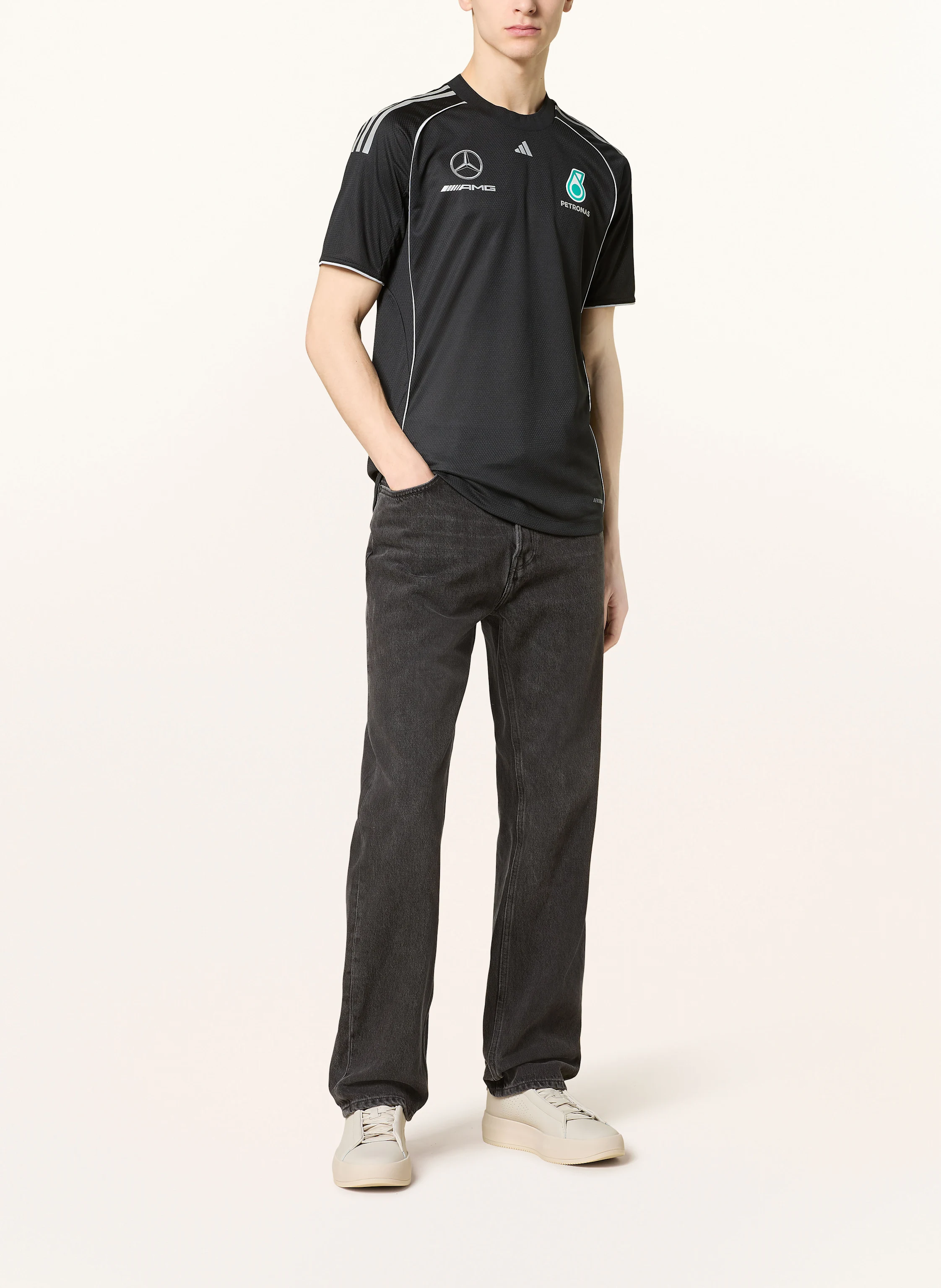 adidas T-Shirt MERCEDES - AMG PETRONAS FORMULA ONE TEAM MECHANICS