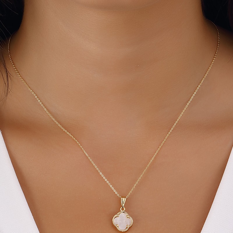Collier trèfle - Laiton plaqué or & perle nacre