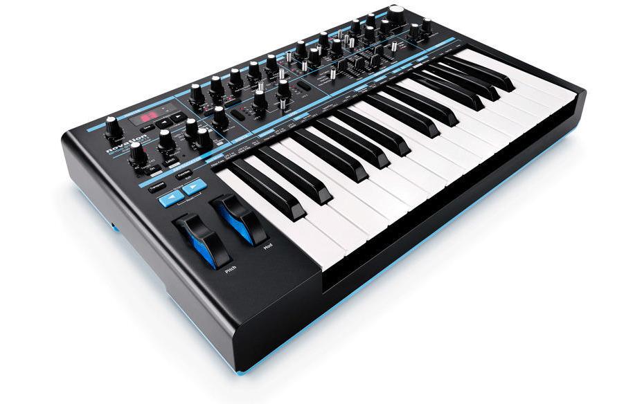 Synthesizer Bass Station II<br>Analoger Mono-Synth, basierend auf der originalen Bass Station