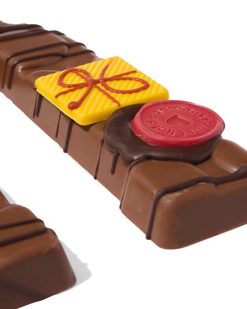 lettre U en chocolat au lait décorée à la main 200g