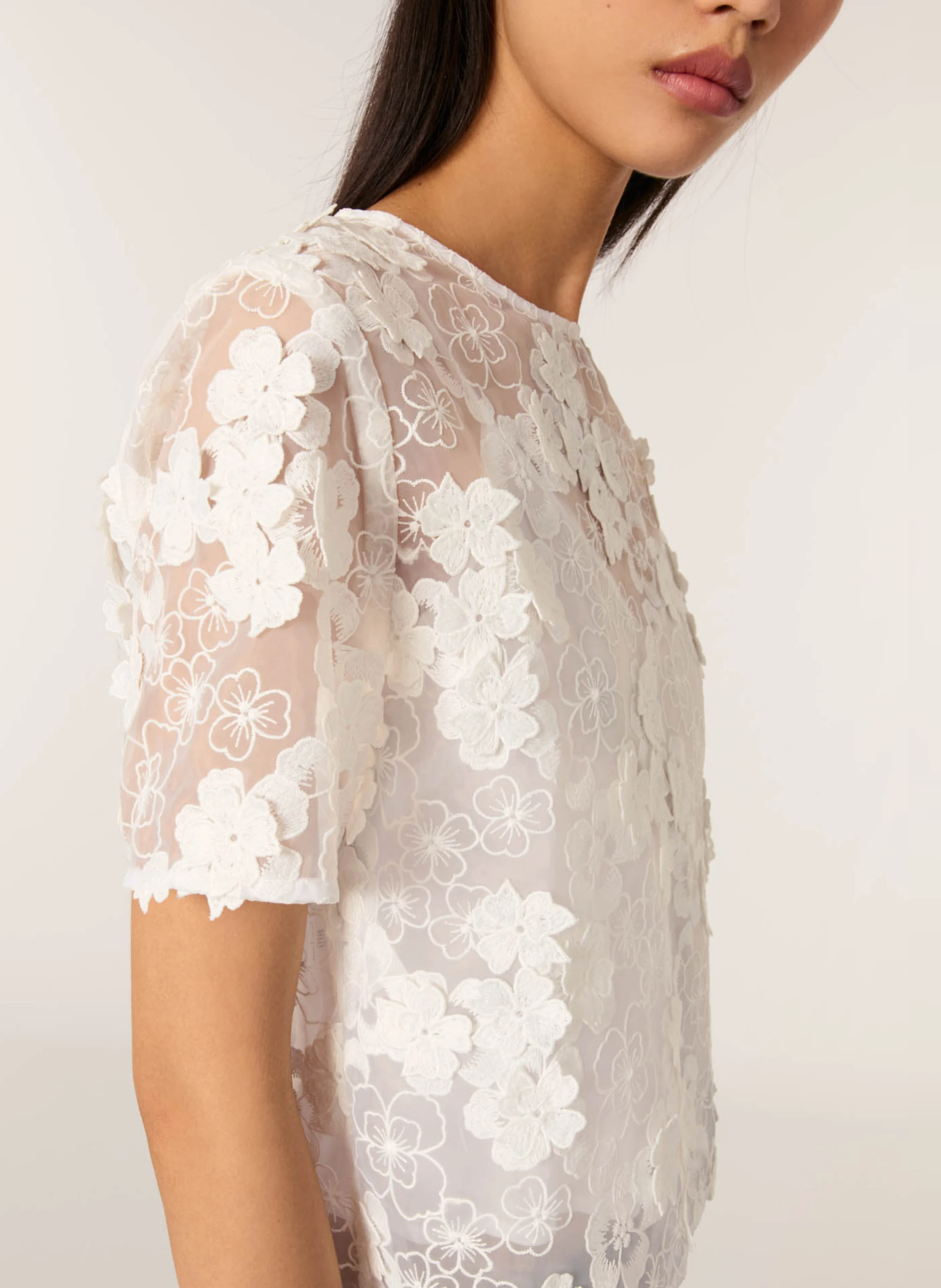 Top manches courtes à broderies fleuries | Blanc