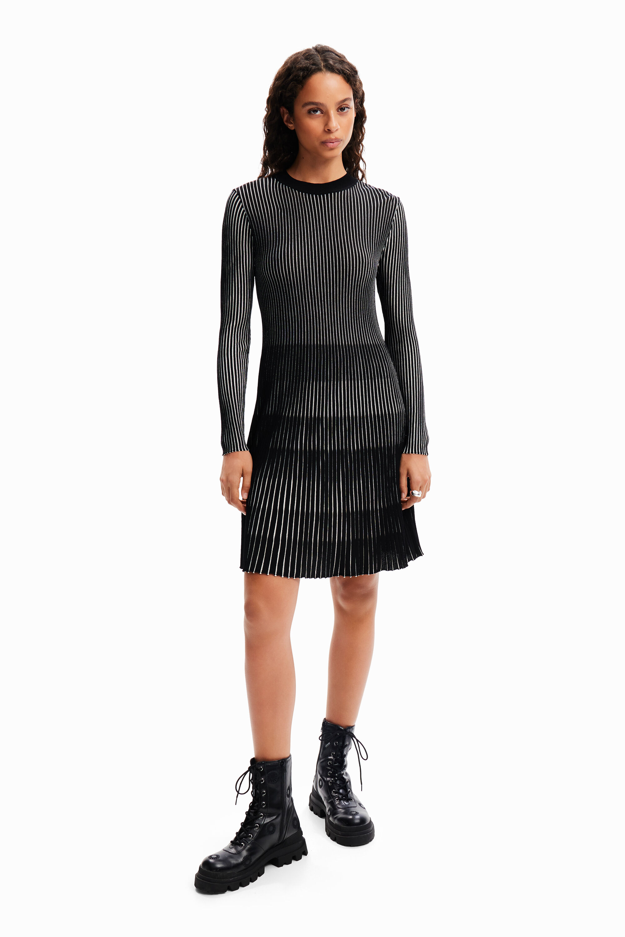 Robe courte tissu côtelé