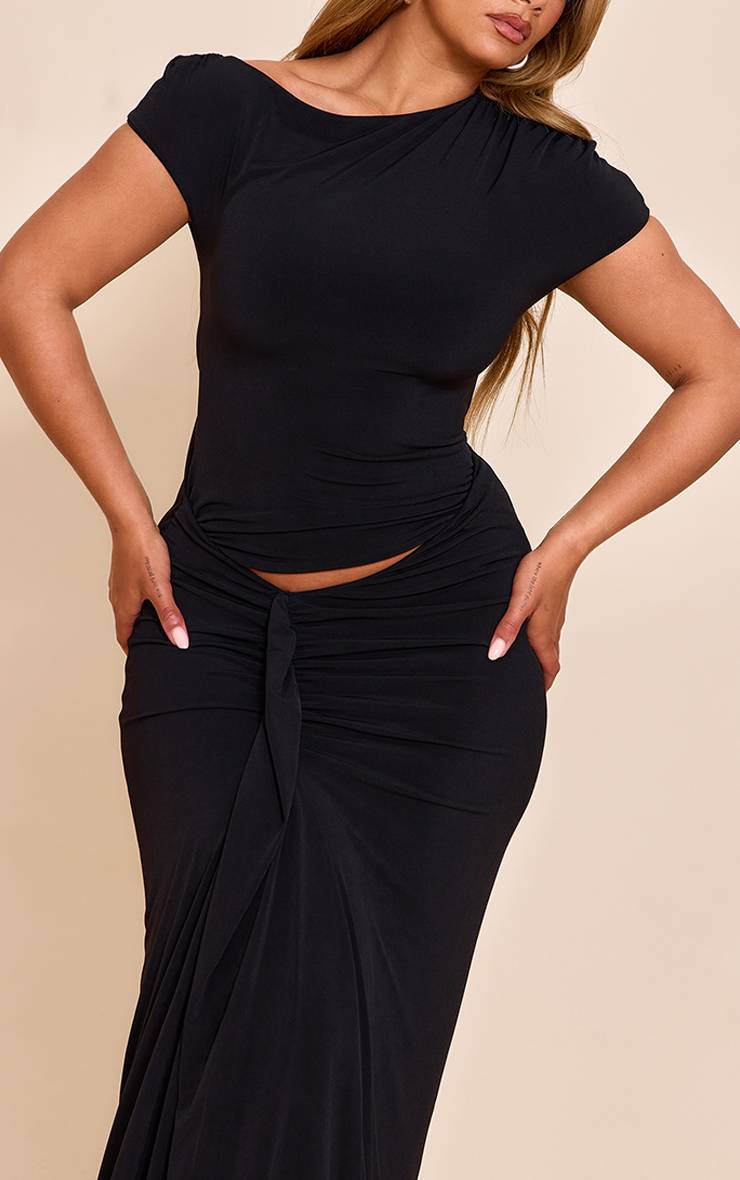 Noir Robe Maxi Moulante À Épaules Dénudées Avec Laçage Au Dos Et Détail Drapé