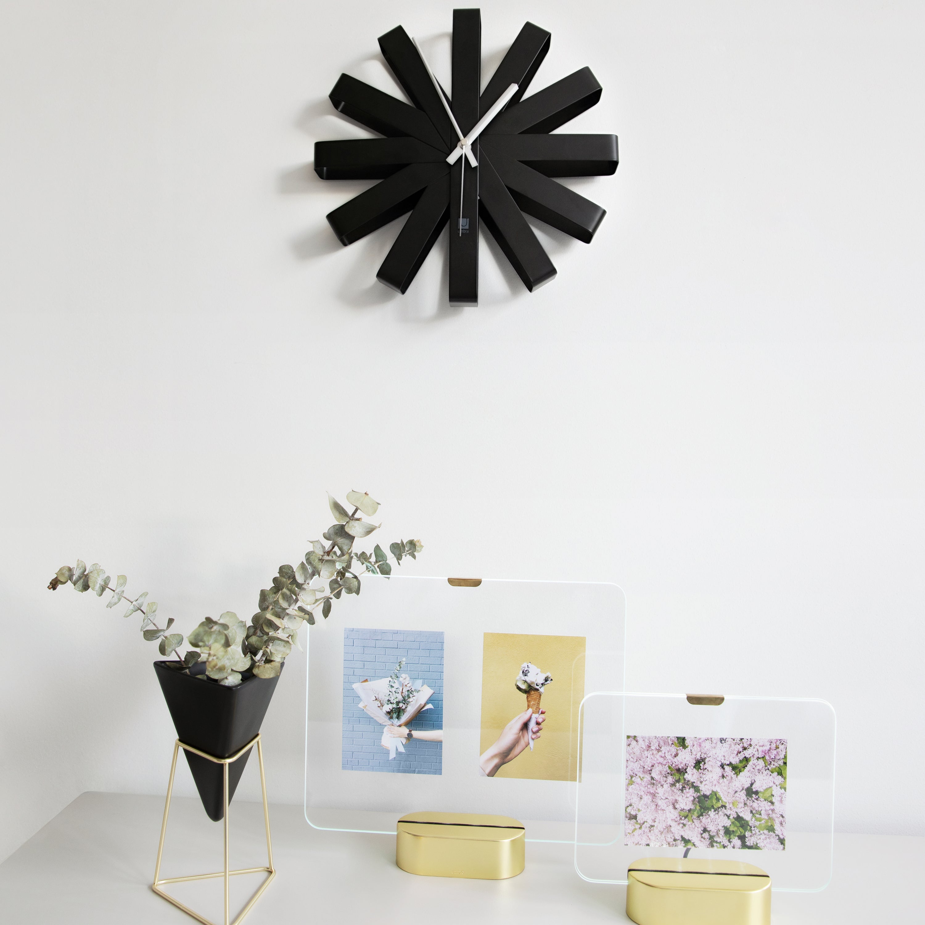 Umbra Ribbon Wandklok Ã 30 cm - Zwart