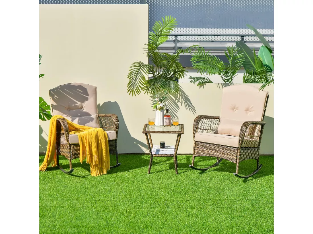 Salon de Jardin Extérieur 2 Places, 2 Chaises à Bascule en Rotin et fibre naturelle PE et Table d'Appoint en Verre Trempé, Coussins Inclus, Ensemble Table et Chaises de Jardin pour Balcon, Terrasse, Patio