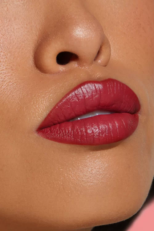 Bésame Cosmetics Classic Colour lippenstift in Mary Red
