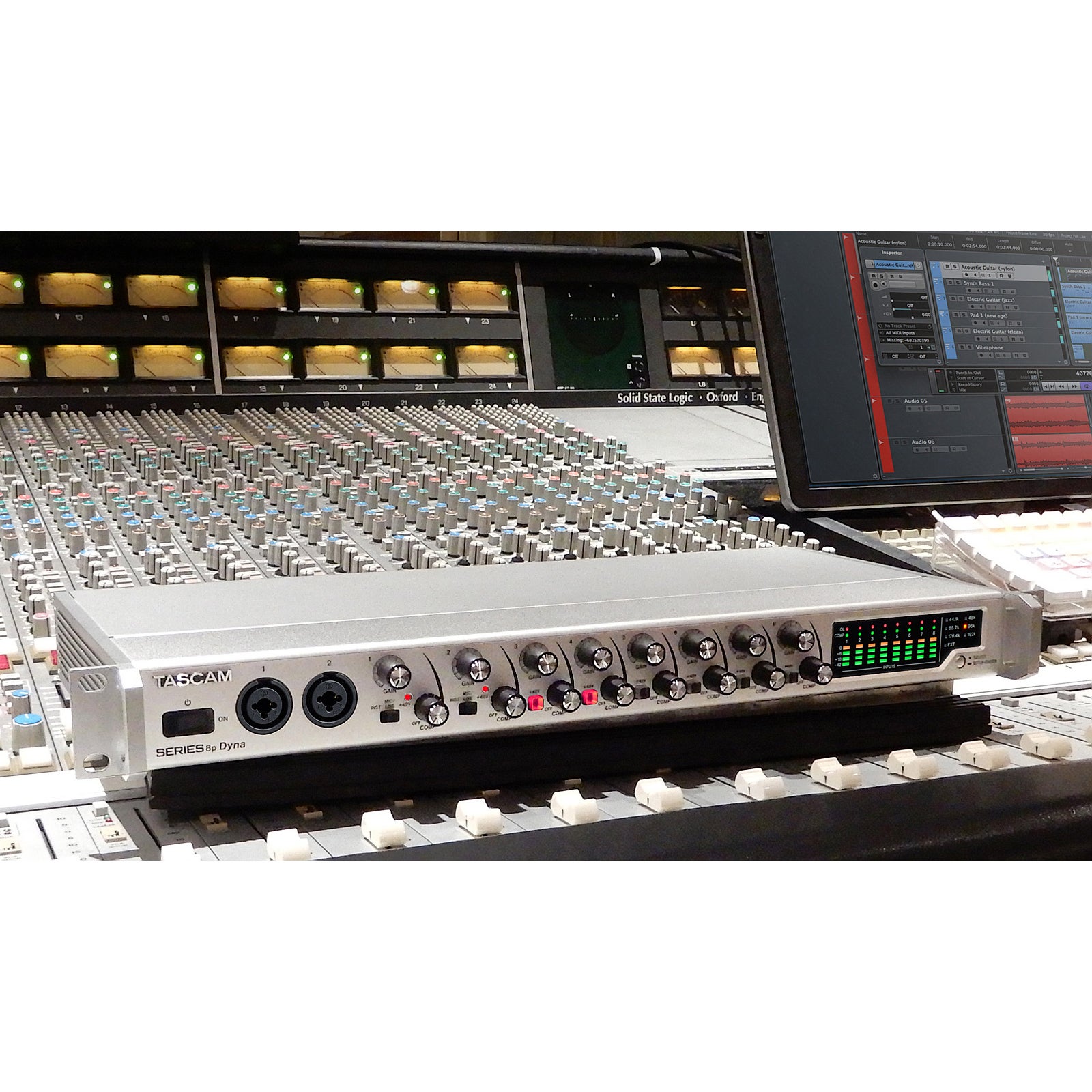 Tascam Series 8p Dyna microfoon preamp met analoge compressor