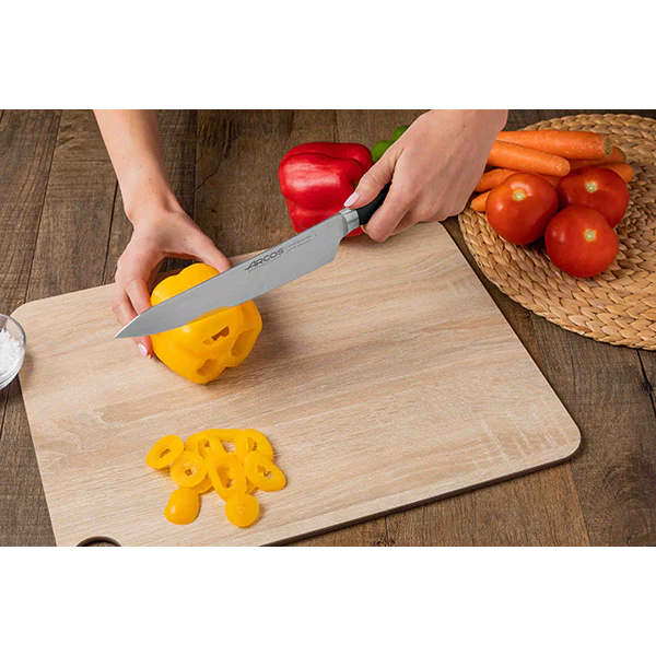 Couteau Chef 20 cm Clara noir Arcos
