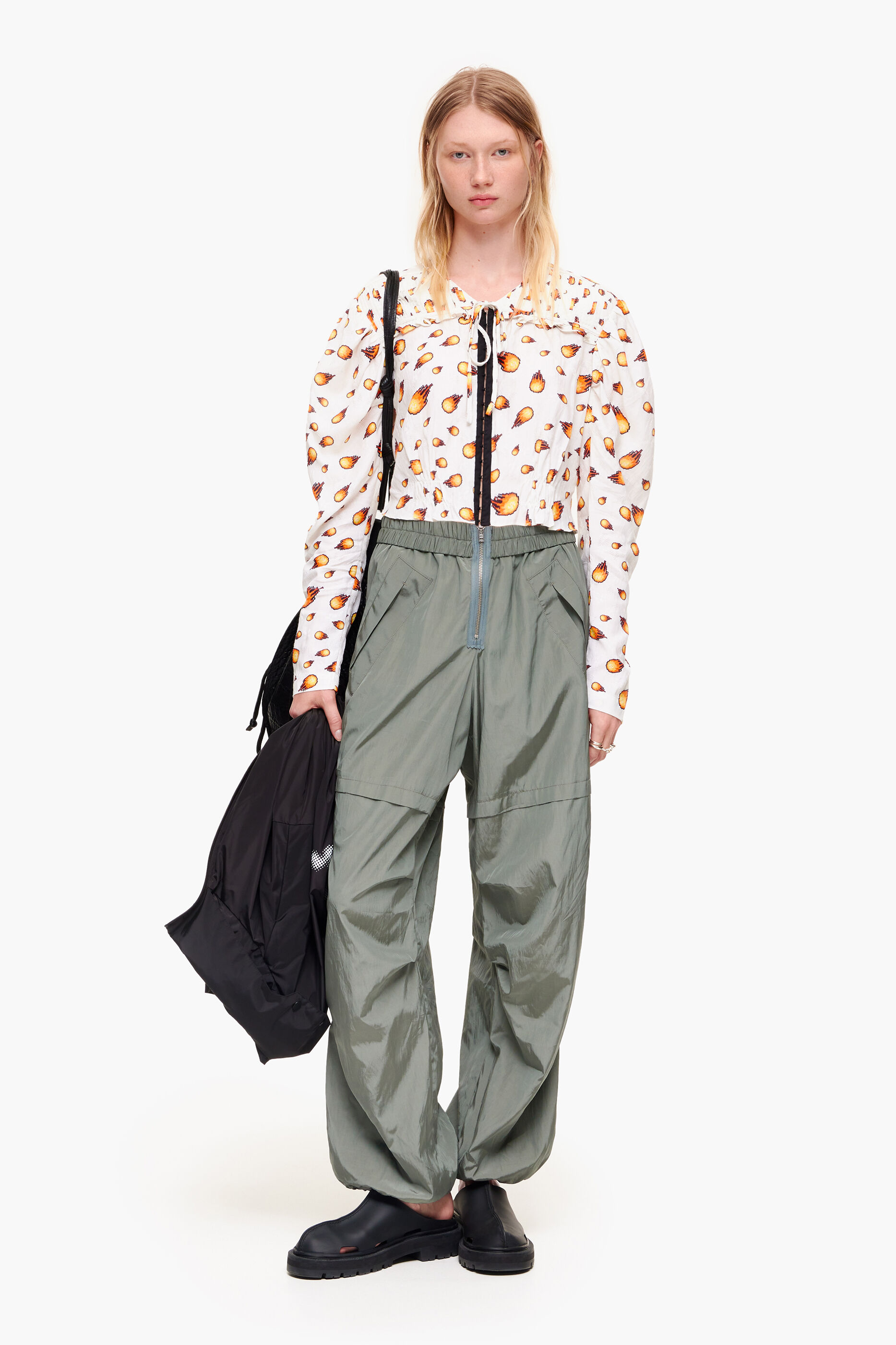 Blusa cropped cor marfim fogo