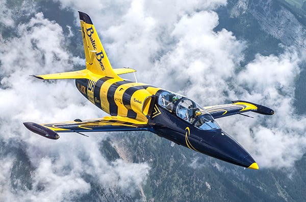 Jet fliegen Sion