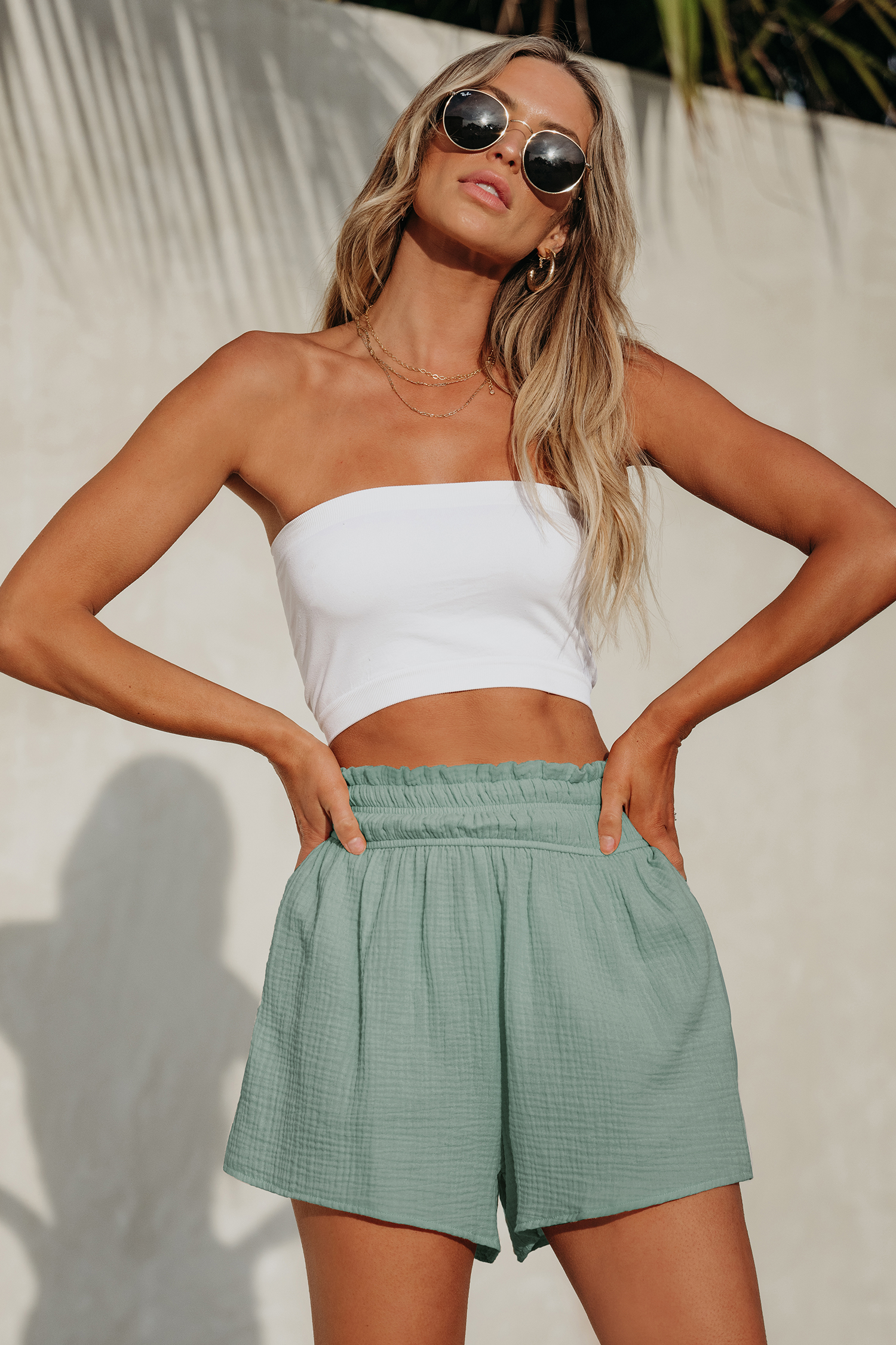 Short avec jambe évasée à smocks