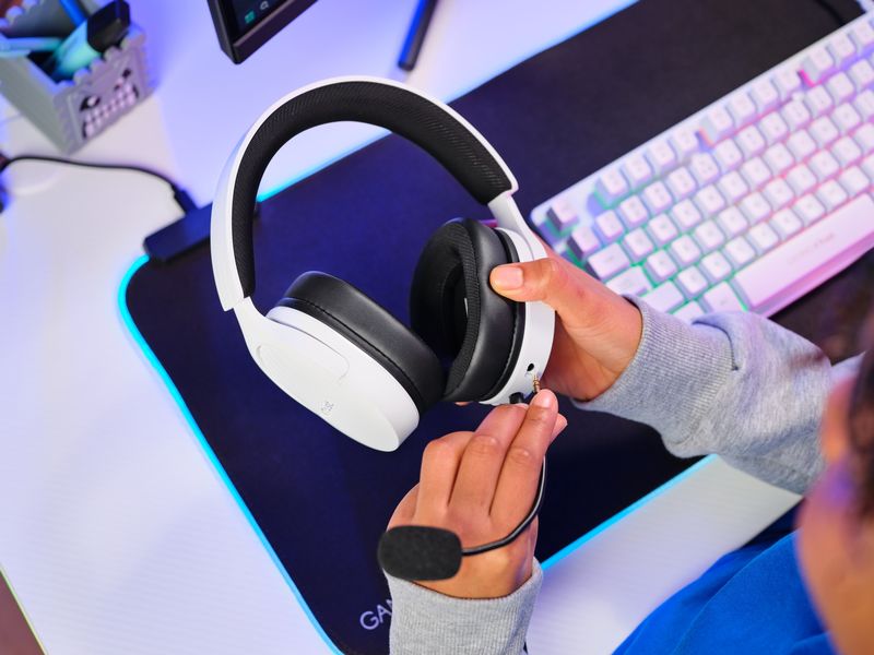 Trust Headset GXT 489W FAYZO Schwarz/Weiss Leistungsstarkes, ohrumschliessendes Gaming-Headset, hergestellt für PC, Laptop und Konsolen