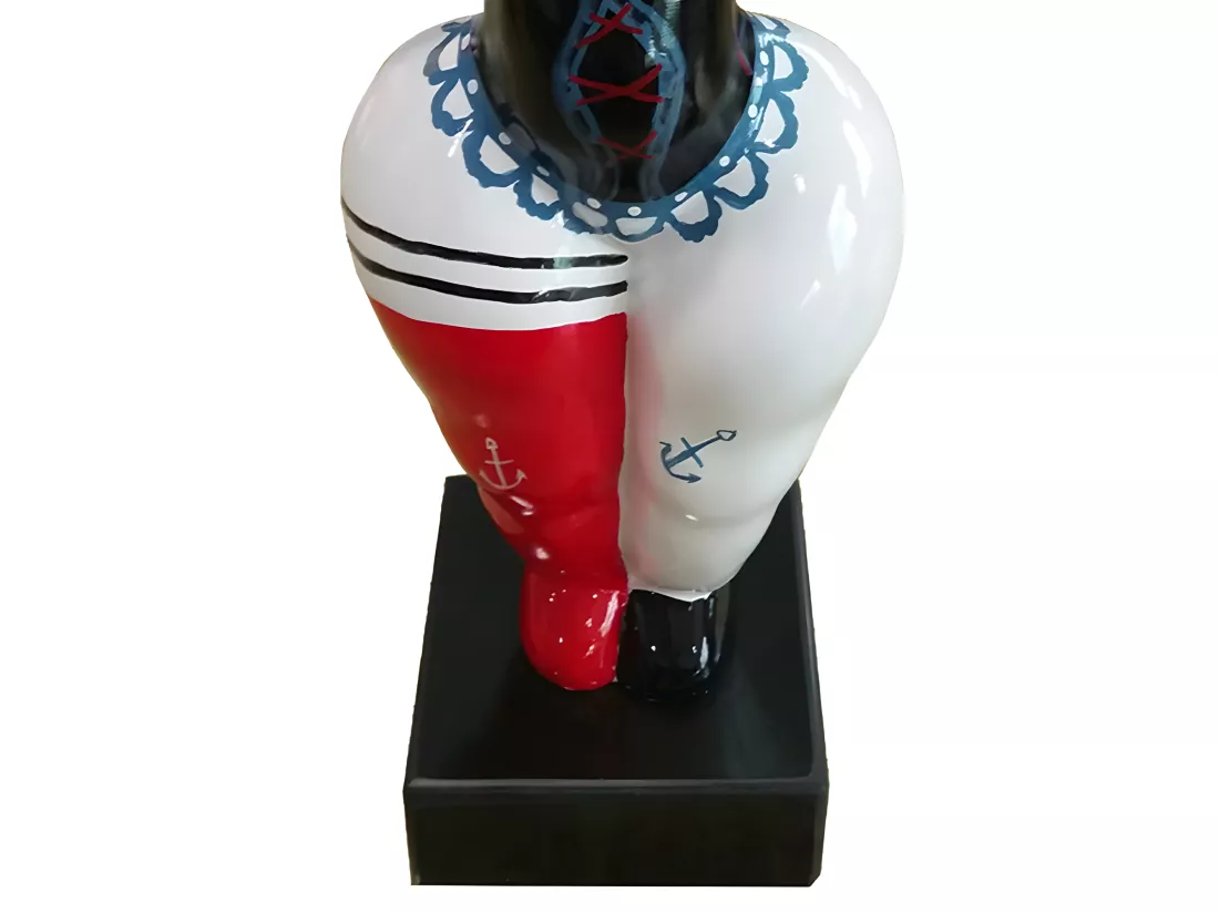 Statue femme bras levés corset rouge noir et bleu H24 cm - LADY LACE