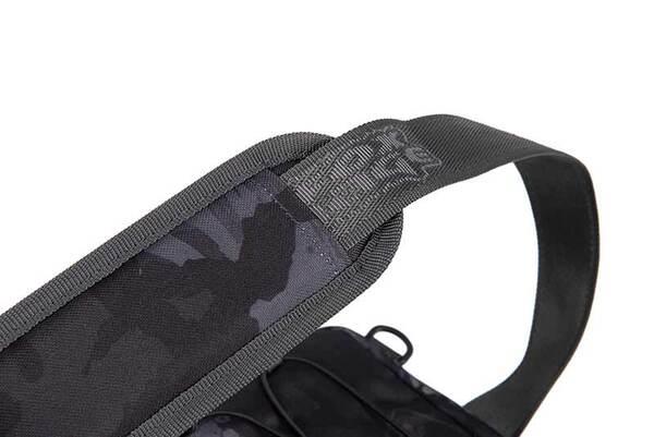 Sac Fox Rage Camo Voyager Medium Tackle Bag (avec 6 Boîtes)