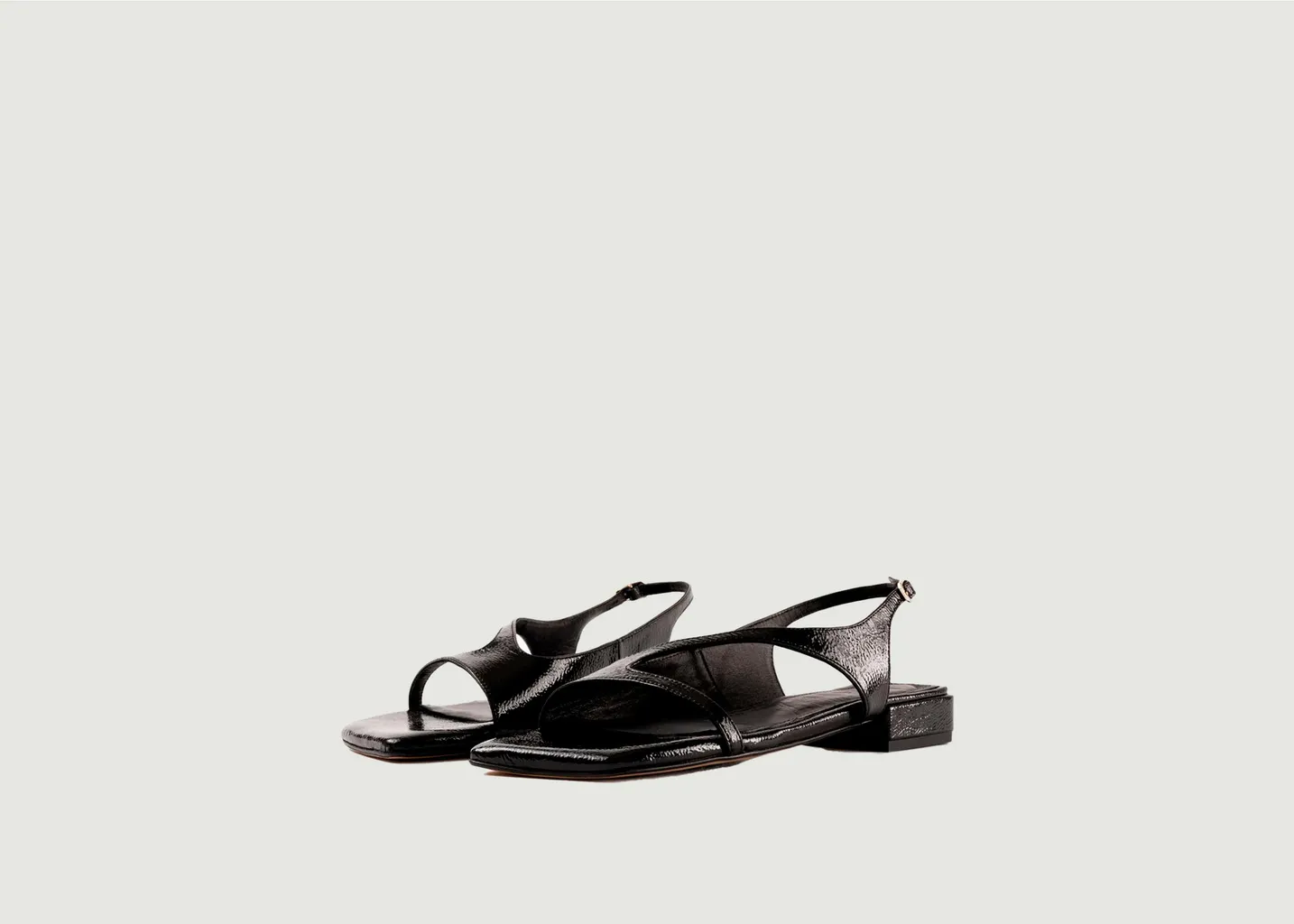 Sandales plates en cuir verni froissé Lisa Souliers Martinez