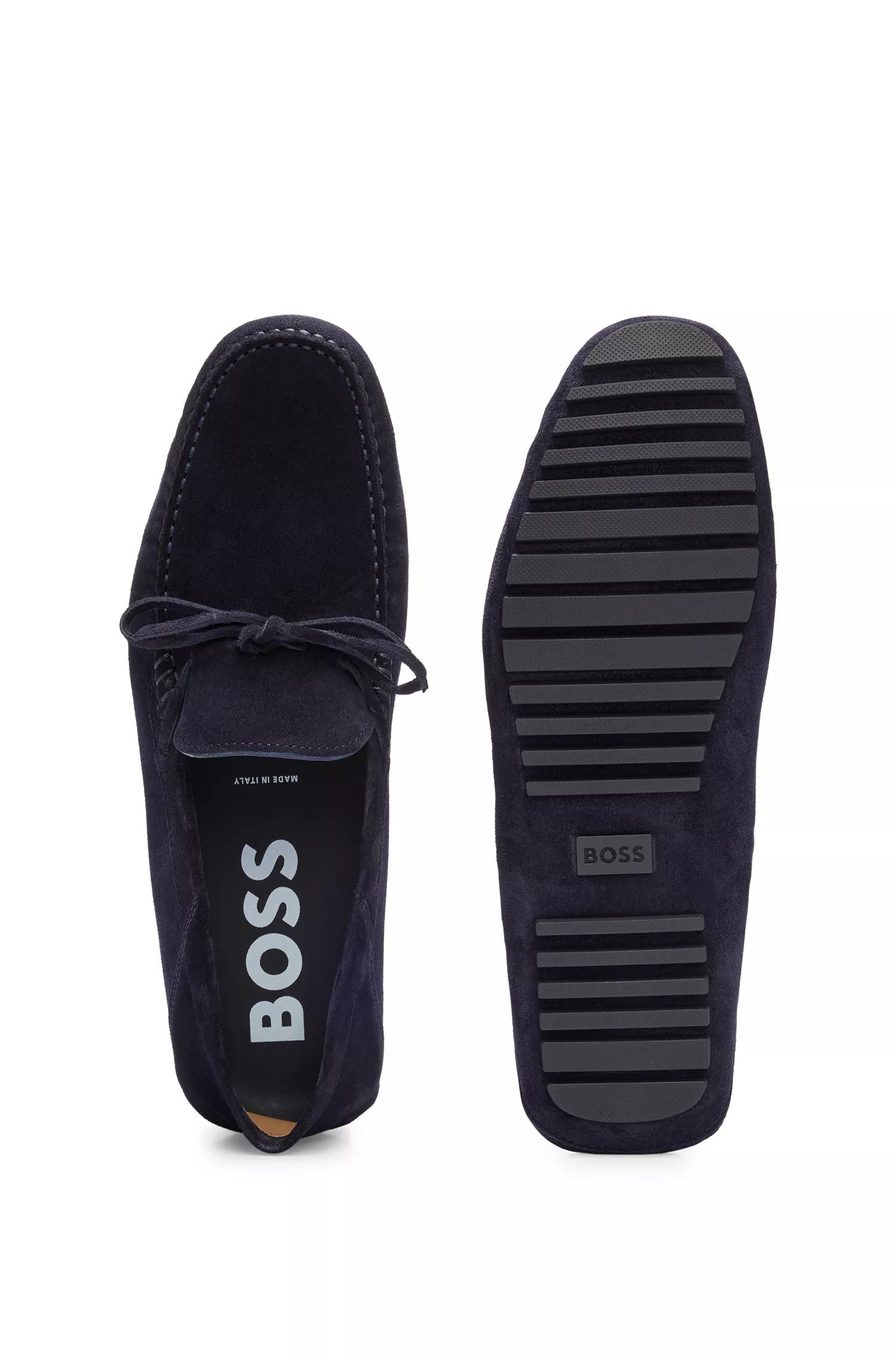 Mocassins BOSS em camurça preta com acabamento em cadarço trançado.