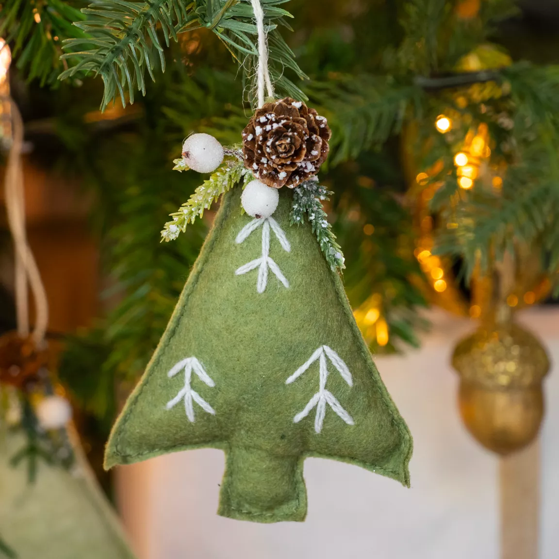 Sapin en feutrine à suspendre (H13 cm) Alpin Vert romarin